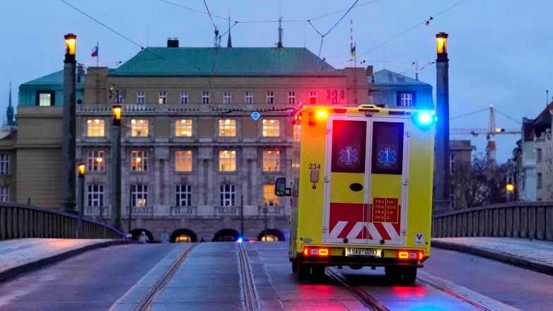 Έλληνας αυτόπτης μάρτυρας για το μακελειό στην Πράγα: «Έτρεχαν όλοι πανικόβλητοι»