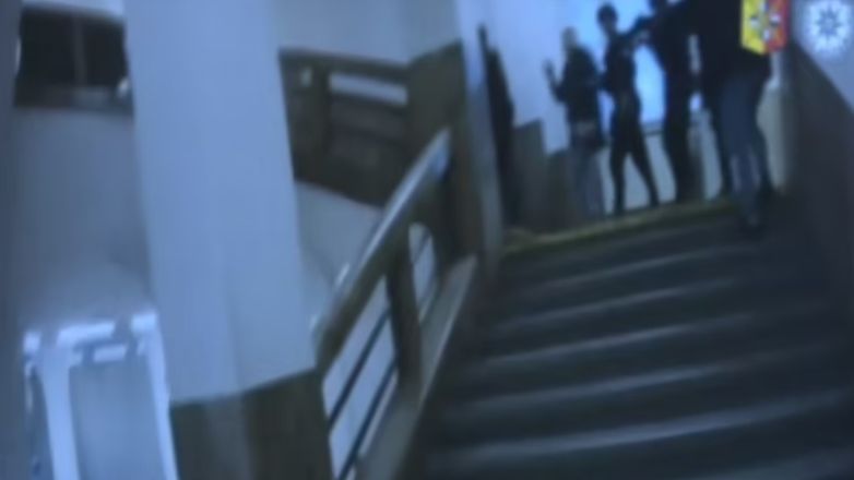 Πράγα: Συγκλονιστικό βίντεο από το μακελειό – Καρέ – καρέ η επιχείρηση των αστυνομικών