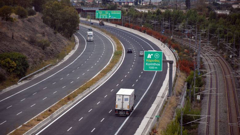 Σύγκρουση δύο φορτηγών στην Αθηνών – Κορίνθου – Προβλήματα στην κυκλοφορία