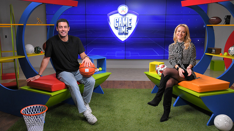 Ο Κώστας Μαρτάκης παίζει μπάλα στο OΠΑΠ Game Time