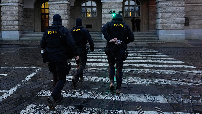 Τσεχία: Η αστυνομία περιπολεί σε δημόσιους χώρους έπειτα από το μακελειό στην Πράγα