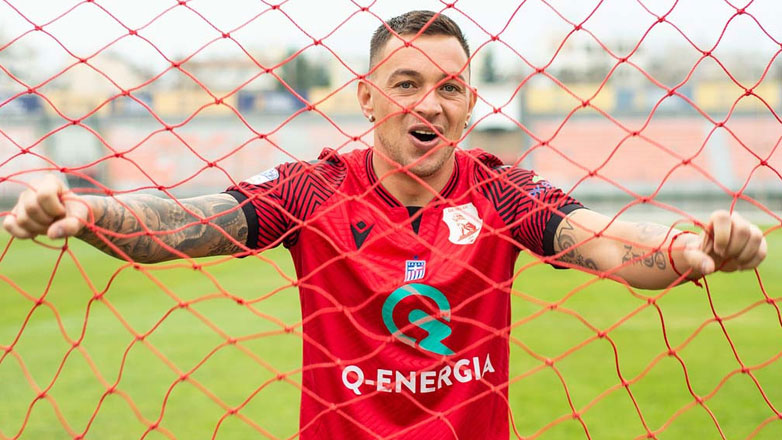 Αποχαιρέτησε τον Πανσερραϊκό ο Κολομπίνο