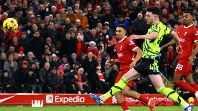 Αγγλία: Η Άρσεναλ έμεινε «όρθια» στο «Άνφιλντ», 1-1 με τη Λίβερπουλ