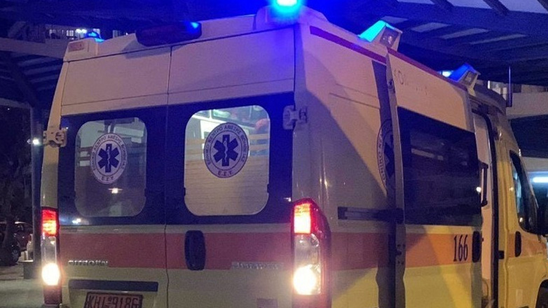 Εύβοια: Άνδρας έπεσε από μπαλκόνι στη Νέα Αρτάκη – Εντοπίστηκε σε κωματώδη κατάσταση