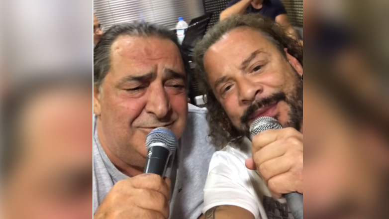 Το συγκινητικό «αντίο» του καλλιτεχνικού κόσμου στον Βασίλη Καρρά