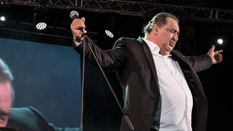 Η τελευταία τηλεοπτική «εμφάνιση» του Βασίλη Καρρά – «Καλησπέρα και καλή βραδιά! Σας αγαπάω όλους»