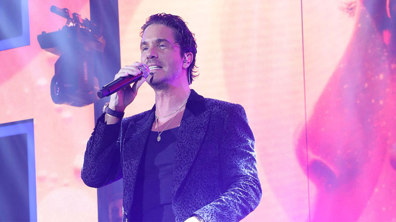 Βασίλης Καρράς: Ο Νίκος Οικονομόπουλος τον αποχαιρέτησε από την πίστα – Βίντεο