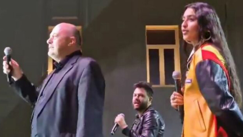 Βόλος: Μπέος, Anastasia και Alcatrash τραγουδούν «Δεν πάω πουθενά»