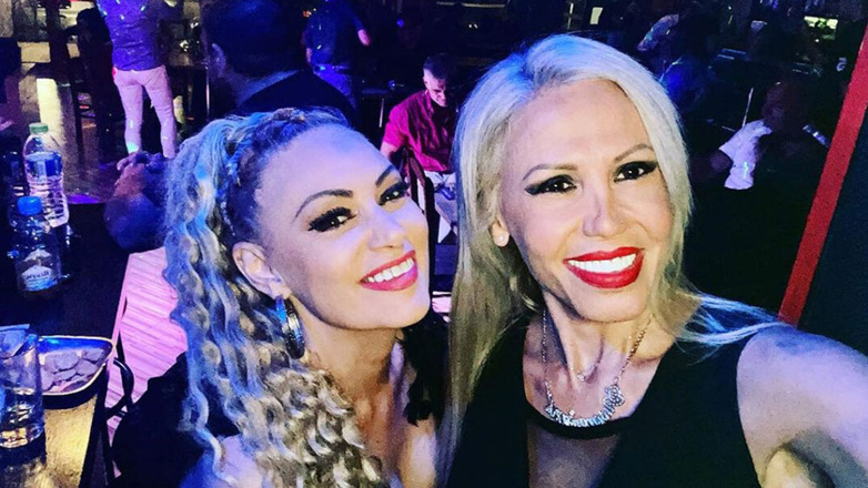 Γωγώ Γαρυφάλλου: Γιόρτασε τα γενέθλιά της με την Αννούλα Φλωρινιώτη σε νυχτερινό μαγαζί