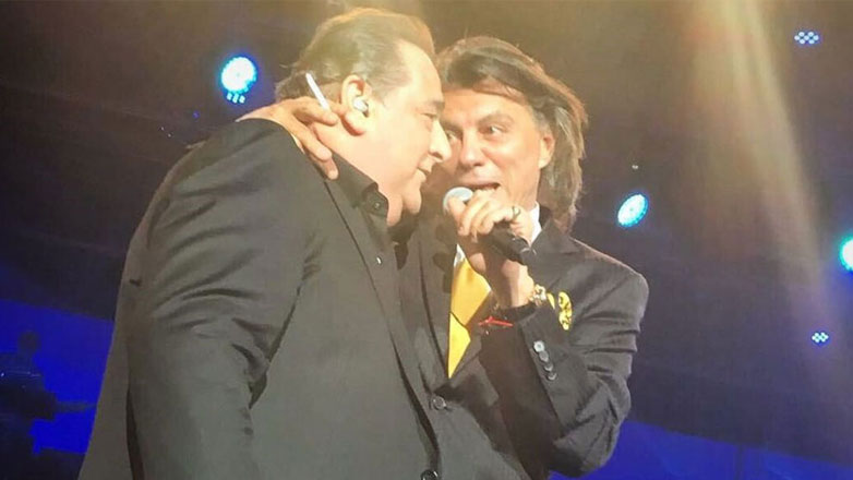 Ηλίας Ψινάκης: Αποχαιρέτησε τον Βασίλη Καρρά με τον δικό του ξεχωριστό τρόπο – «Ήσουν ντόμπρος μάγκας»