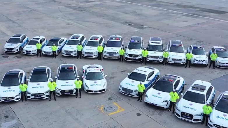 Οι αμαξάρες που έχει κάνει περιπολικά η τουρκική Αστυνομία μετά από κατασχέσεις (Βίντεο)