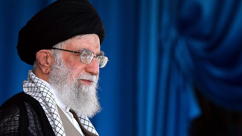 Ιράν: Ο Αλί Χαμενεΐ παρέστη στην κηδεία του ηγετικού στελέχους των Φρουρών της Επανάστασης Μουσαβί