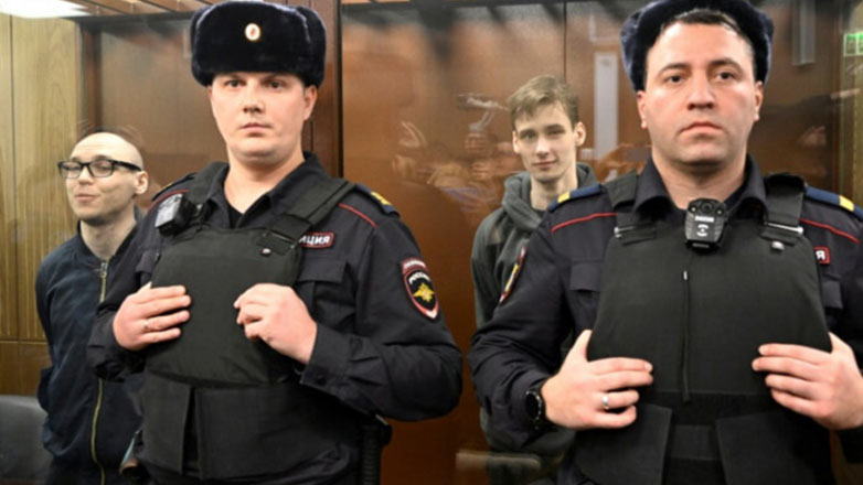 Βαριές ποινές κάθειρξης σε δύο Ρώσους ποιητές για δημόσια ανάγνωση ποιήματος κατά του πολέμου στην Ουκρανία