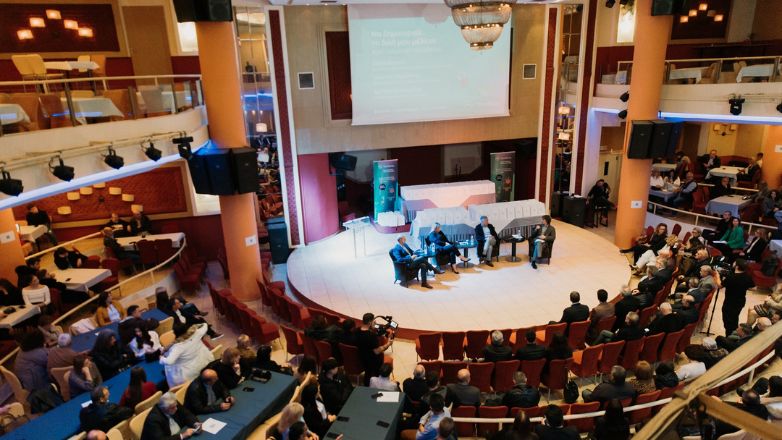 ΔΕΗ: Υποστηρίζει την πρόοδο, επιβραβεύοντας τα παιδιά των εργαζομένων που αρίστευσαν στο σχολείο και το πανεπιστήμιο