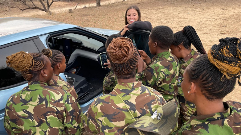 Η Lexie Alford και το νέο Ford Explorer συνεχίζουν το επικό τους ταξίδι στον κόσμο