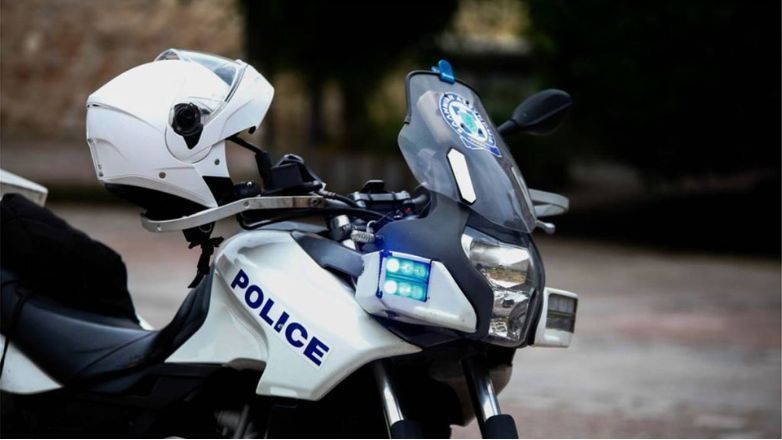 Πετράλωνα: Άνδρας προσπάθησε να βιάσει δύο κοπέλες – Η στιγμή της σύλληψής του