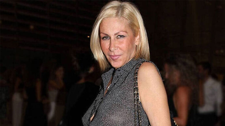 Ξεσπά η Έφη Σαρρή: «Είμαι όλη πλαστικιά, το έχω πει χίλιες φορές, γιατί δεν το πιστεύετε επιτέλους;»