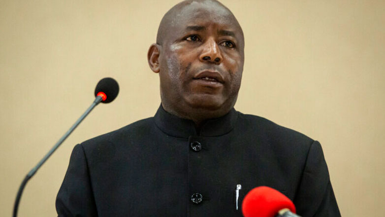 Ο πρόεδρος του Μπουρούντι προτείνει λιθοβολισμό των ομοφυλόφιλων – «Ρίχνουν κατάρα στη χώρα μας»