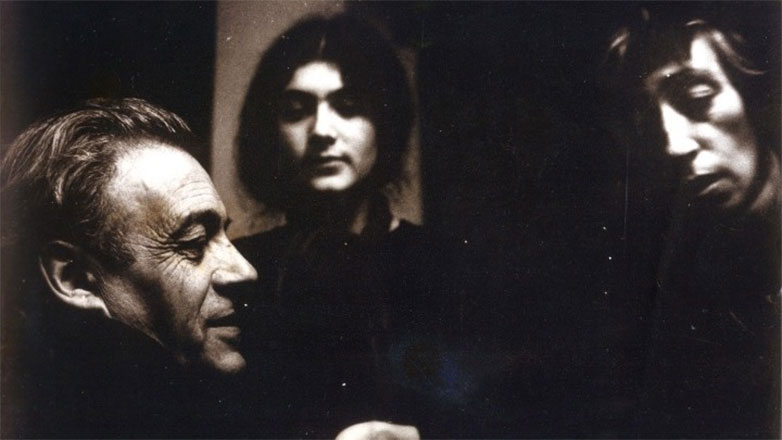 «Το βράδυ υποχωρεί», ένα ντοκιμαντέρ του Τίμωνα Κουλμάση για το ζευγάρι καλλιτεχνών Μέμου και Ζιζής Μακρή