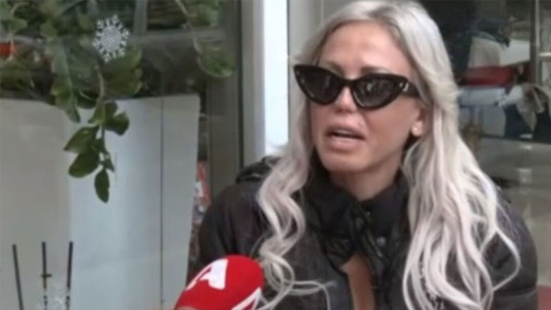 Ξέσπασε σε κλάματα η Αννούλα Φλωρινιώτη: «Συγγνώμη αν δεν πενθώ με τον τρόπο που θέλουν οι άλλοι, κρεμάστε με»