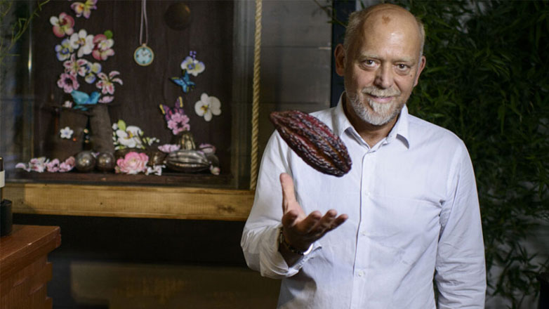 Ξεσπά ο Στέλιος Παρλιάρος: «Έλεγαν να μην έρχονται στο μαγαζί μου γιατί θα κολλούσαν AIDS»