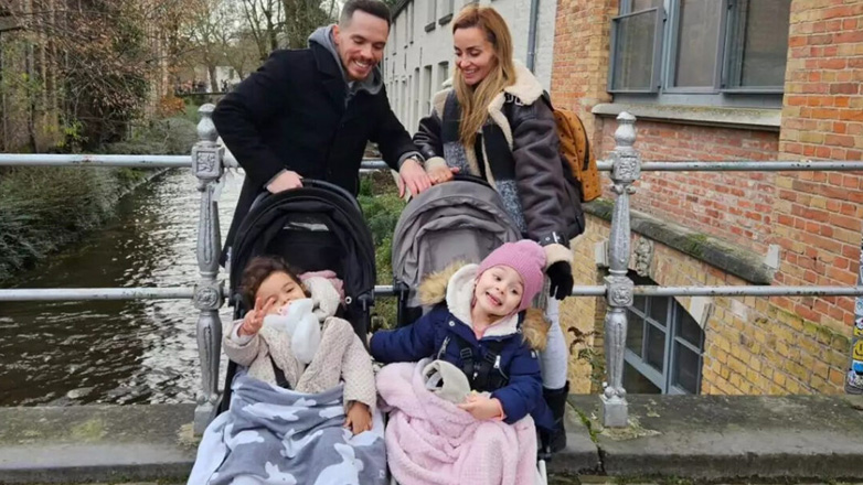 Λευτέρης Πετρούνιας – Βασιλική Μιλλούση: Χριστουγεννιάτικες διακοπές μαζί με τις κόρες τους στο Βέλγιο