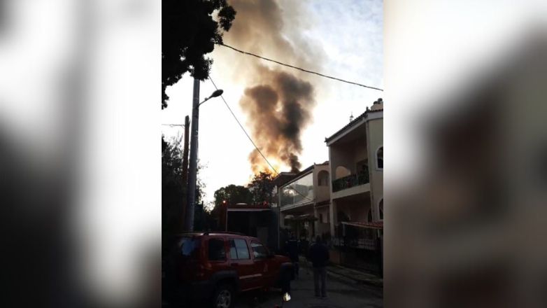 Φωτιά σε δύο διαμερίσματα σε Βριλήσσια και Νέα Σμύρνη