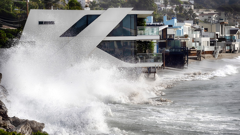 Καλιφόρνια: Προειδοποίηση στους κατοίκους παράκτιων περιοχών για κύματα ύψους 12 μέτρων