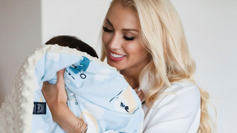 Στο ζωολογικό πάρκο με τον 11 μηνών γιο της η Κωνσταντίνα Σπυροπούλου