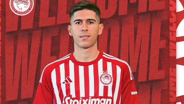 Στα «ερυθρόλευκα» ο Ναβάρο – Ανακοινώθηκε από τον Ολυμπιακό