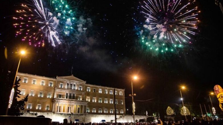 Δείτε Live την αλλαγή του χρόνου από την Πλατεία Συντάγματος