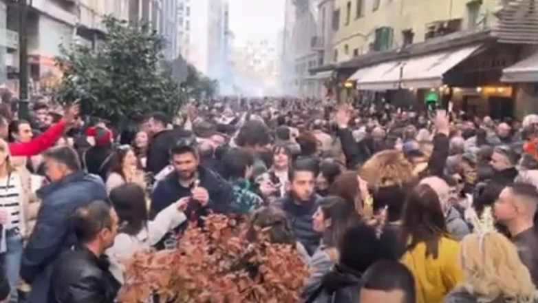 Το αδιαχώρητο στο κέντρο της Θεσσαλονίκης παραμονή Πρωτοχρονιάς