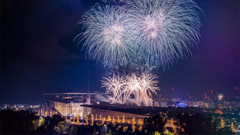 Με ένα φαντασμαγορικό show πυροτεχνημάτων και ένα μεγάλο πάρτι υποδέχτηκε το 2024 το Κέντρο Πολιτισμού Ίδρυμα Σταύρος Νιάρχος