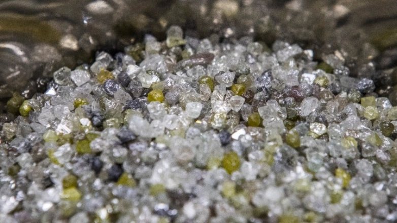 ΕΕ: Στον κατάλογο των κυρώσεων η ρωσική εταιρεία διαμαντιών Alrosa