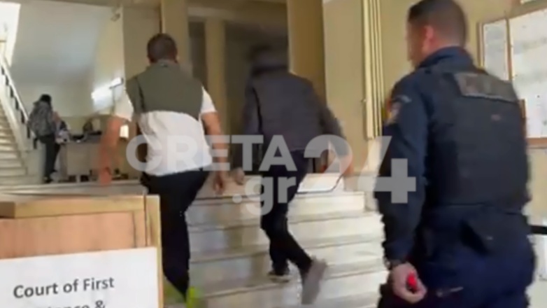 Στον εισαγγελέα ο 16χρονος για τον ξυλοδαρμό της μητέρας και της ανήλικης αδερφής του