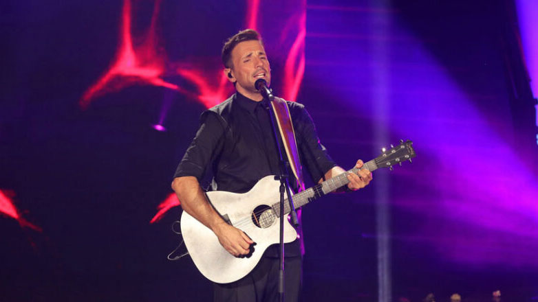 Νίκος Βέρτης: Μυστικός γάμος για τον τραγουδιστή με 27χρονη Κρητικιά;