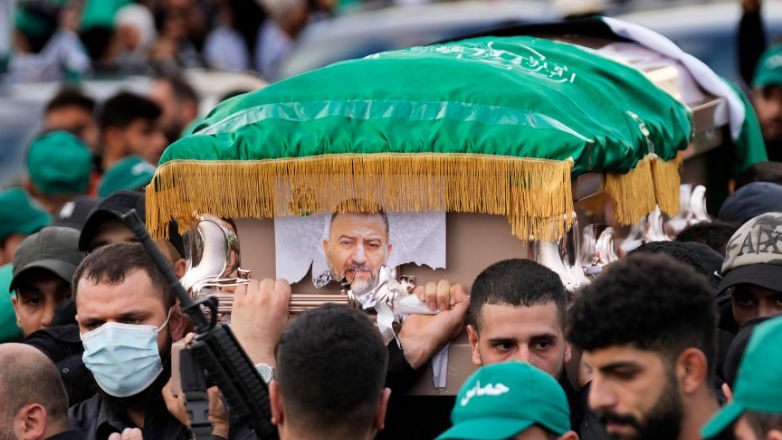 Λίβανος: Εκατοντάδες άνθρωποι στην κηδεία του Σάλεχ αλ Αρούρι – Καλούν τη Χαμάς να εκδικηθεί για τον θάνατό του