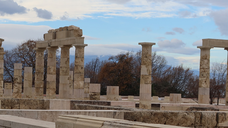 Επιβλητικά εγκαίνια του «Παρθενώνα της Μακεδονίας»