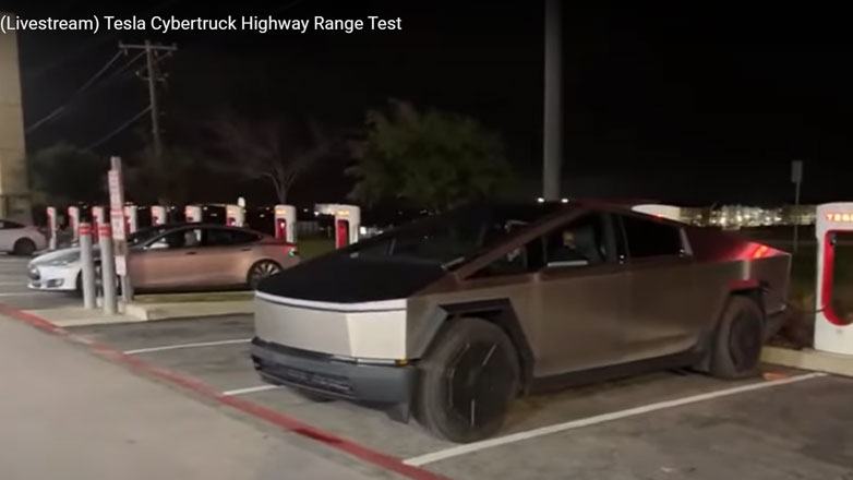 Τέσταραν την αυτονομία του Cybertruck σε ζωντανή σύνδεση