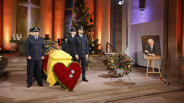 Το «ύστατο χαίρε» στον Βόλφγκανγκ Σόιμπλε