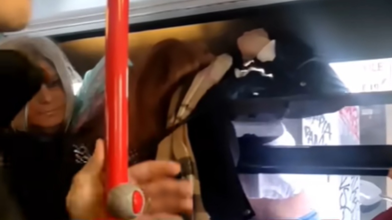 Απίστευτο περιστατικό στη Θεσσαλονίκη: «Πορτοφολού» διέφυγε από το παράθυρο του λεωφορείου