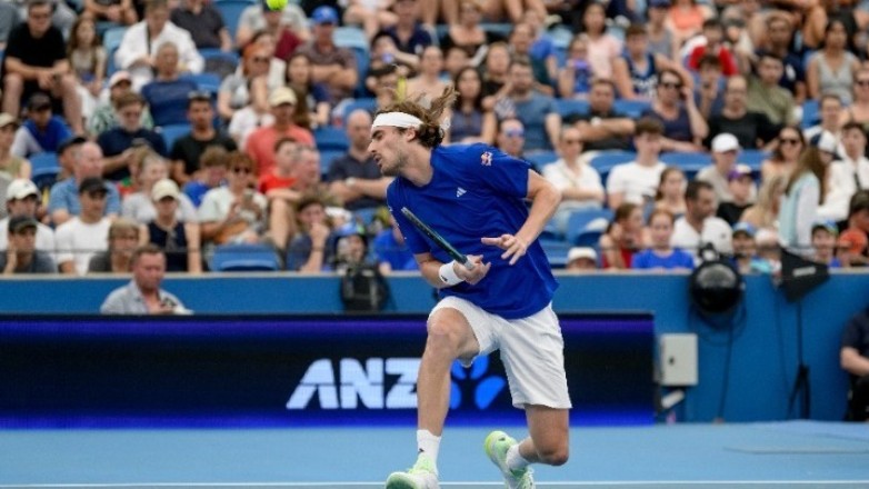 Ηττήθηκε ο Τσιτσιπάς – Η πρόκριση θα κριθεί στο διπλό