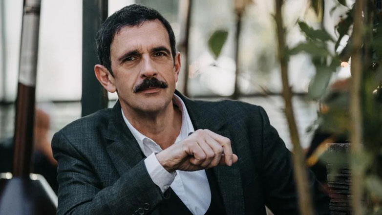 Λεωνίδας Κακούρης: Δίνει τέλος στον σάλο που προκλήθηκε μετά το «θρίλερ» της αποχώρησής του από το Εθνικό θέατρο