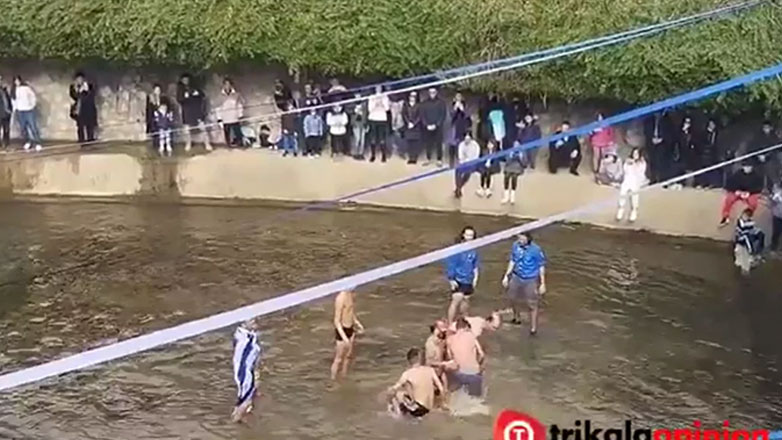 Τρίκαλα: Πιάστηκαν στα χέρια για τον Τίμιο Σταυρό