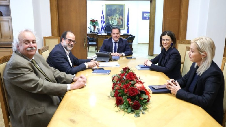 Συνάντηση Α. Γεωργιάδη με τους επικεφαλείς του ΕΟΔΥ για τον Covid-19