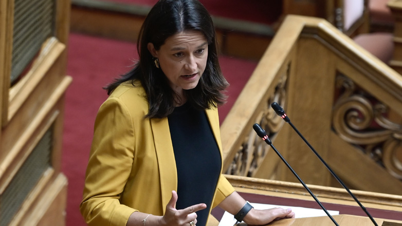 Κεραμέως: Με επιστολική ψήφο και όσοι κατοικούν στην Ελλάδα