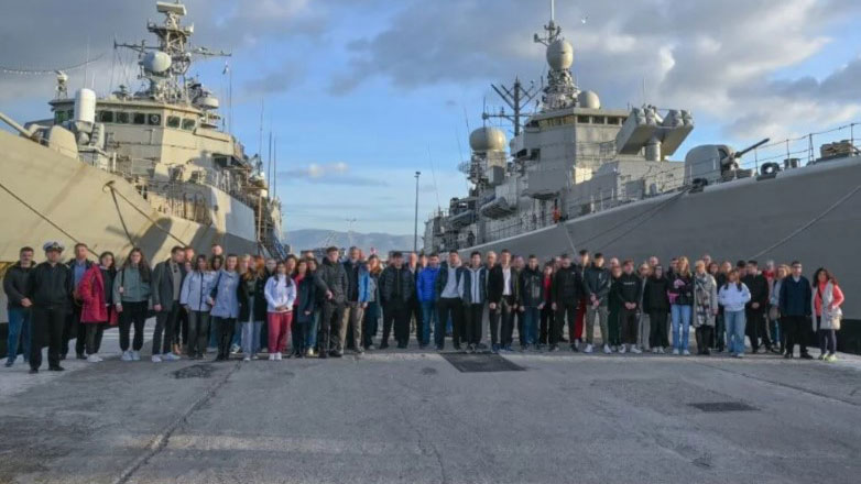 Πλους μαθητών και μαθητριών με φρεγάτα του Πολεμικού Ναυτικού