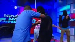 Κουκουλοφόροι «μπούκαραν» σε τηλεοπτικό κανάλι στον Ισημερινό