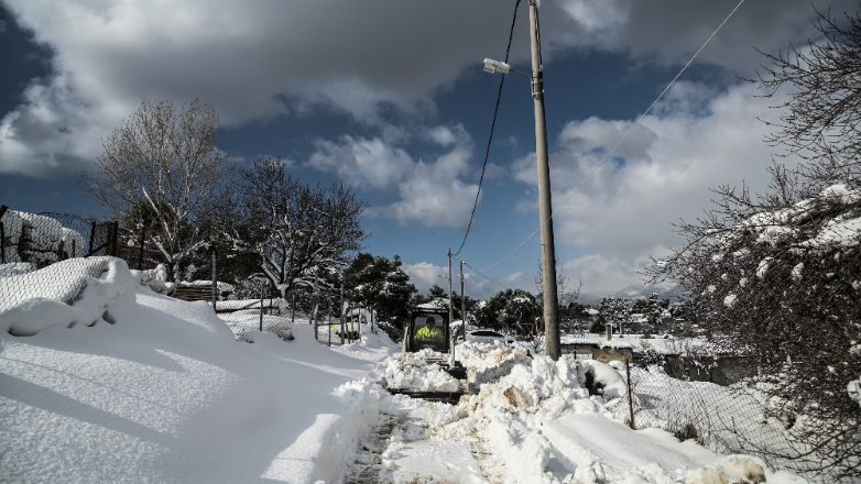 Στα «λευκά» η Δυτική Μακεδονία – Προβλήματα σε δρόμους και σχολεία