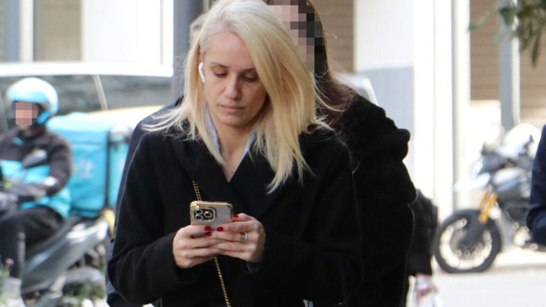 Κατερίνα Παναγοπούλου: Βόλτα χωρίς ίχνος μακιγιάζ στο κέντρο της Αθήνας